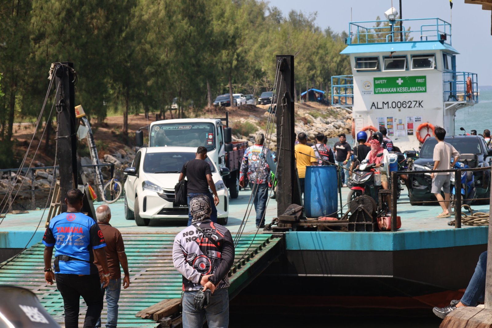 R Masyhur ferry route